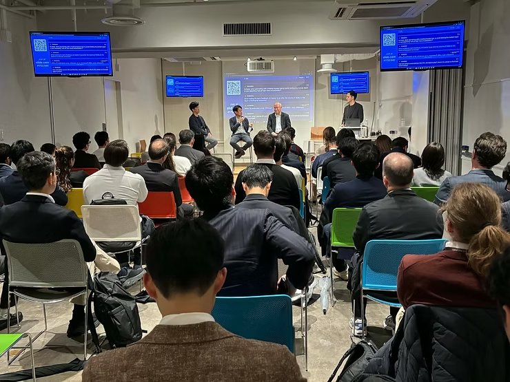 Full audience at the meetup